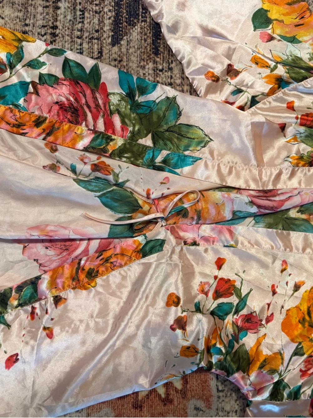 Beautiful Pink Robe with Roses. - Picture 4 of 6